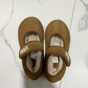 UGG 키즈 메리제인 이미지