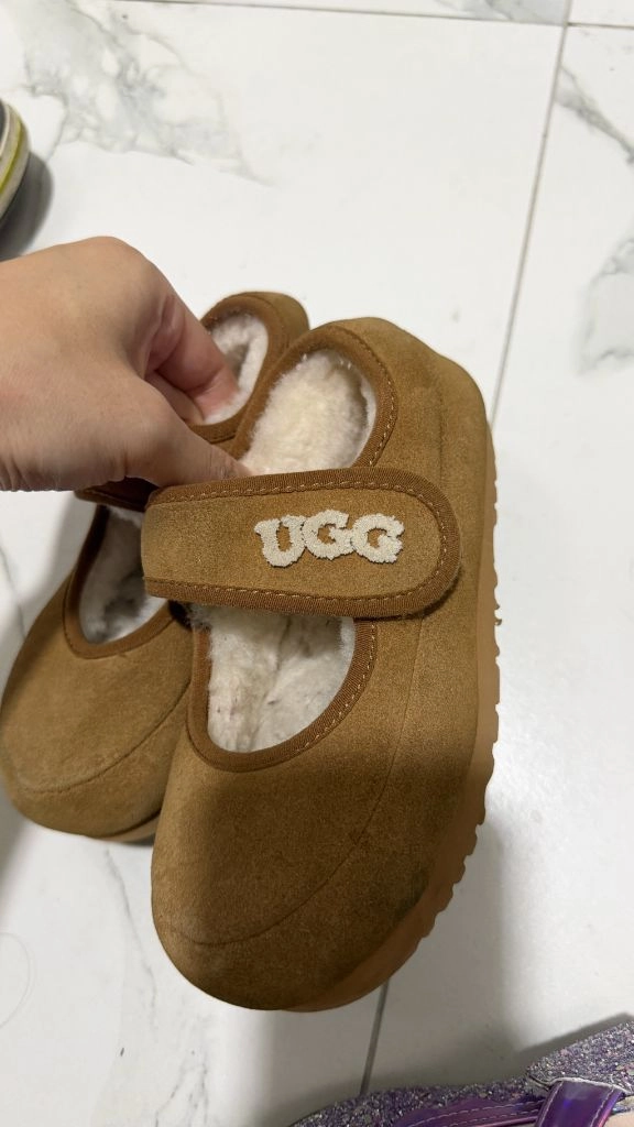 UGG 키즈 메리제인 이미지