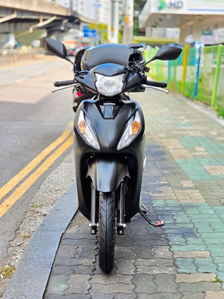 비전110 혼다 2023년식 2900km 오토바이 판매합니다 이미지