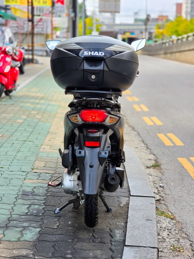 비전110 혼다 2023년식 2900km 오토바이 판매합니다 이미지
