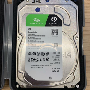 씨게이트 바라쿠다 8TB HDD+보호케이스 이미지