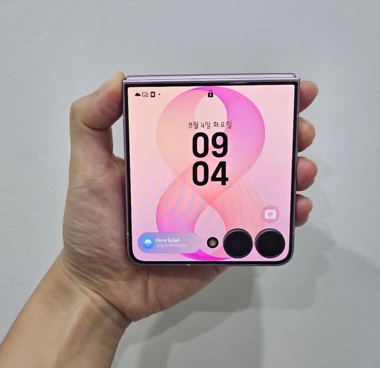 삼성 갤럭시 Z플립8 핑크 색상 512GB s급 새상품급. 이미지
