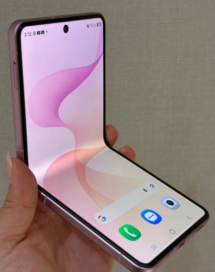삼성 갤럭시 Z플립8 핑크 색상 512GB s급 새상품급. 이미지