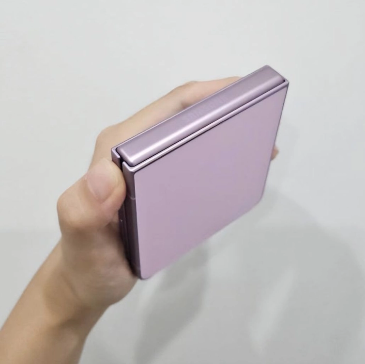 삼성 갤럭시 Z플립8 핑크 색상 512GB s급 새상품급. 이미지
