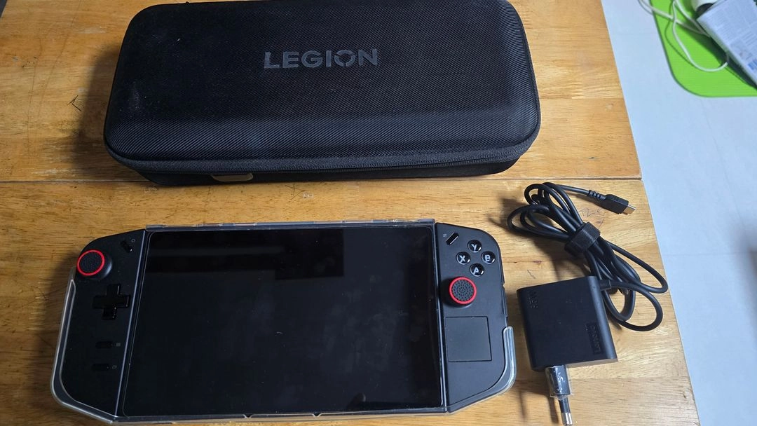 Legion Go(리전고) 1세대 정발 1테라 버전 판매합니다 이미지
