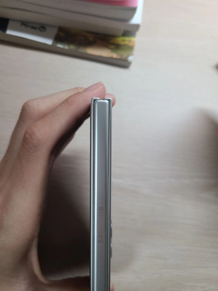 자급제 갤럭시 z폴드 8 516GB 거의 새제품 이미지