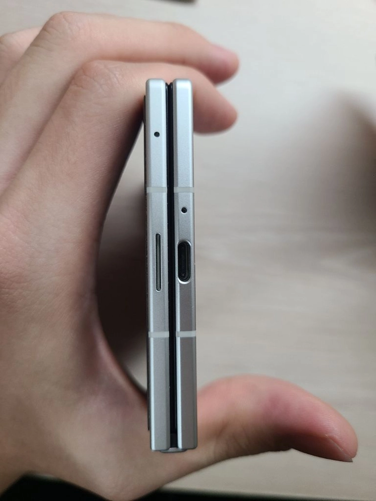 자급제 갤럭시 z폴드 8 516GB 거의 새제품 이미지