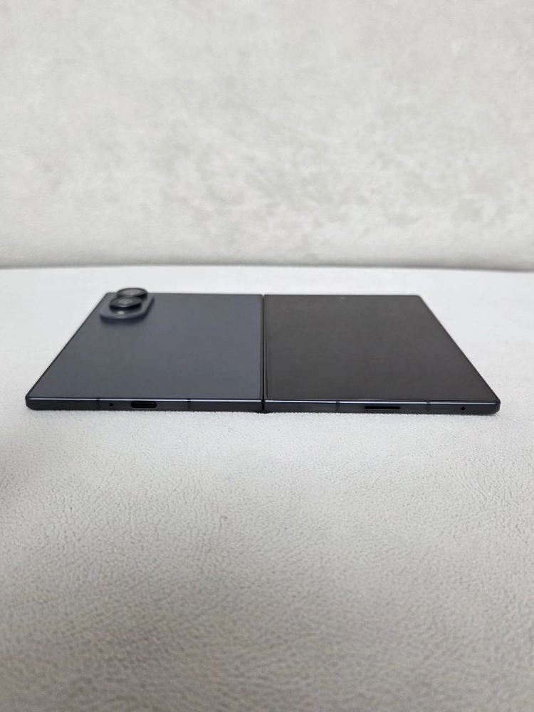갤럭시Z 폴드8 1TB 그라파이트 자급제 미사용 이미지