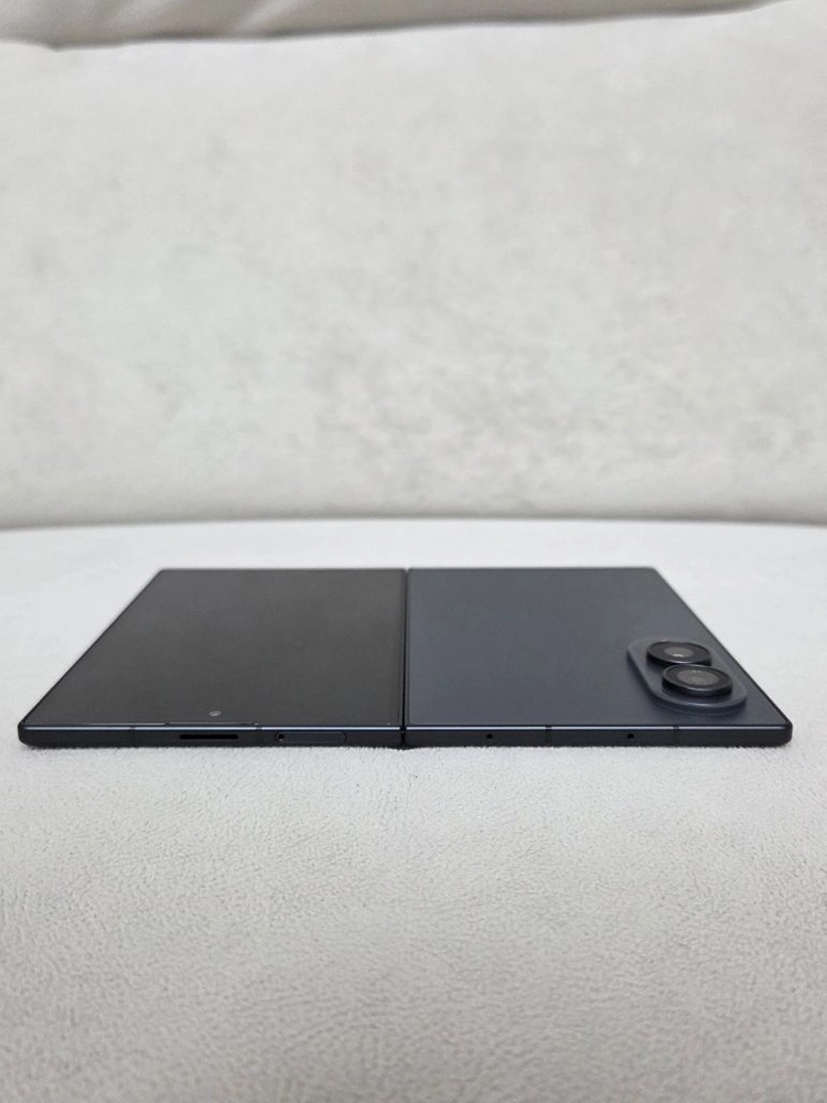 갤럭시Z 폴드8 1TB 그라파이트 자급제 미사용 이미지