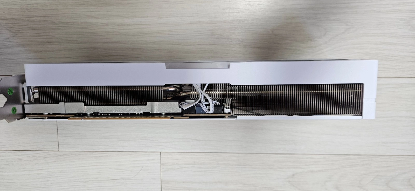 갤럭시 GALAX 지포스 RTX 5080 WHITE OC D7 16GB 이미지