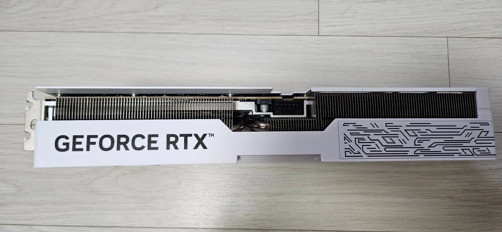 갤럭시 GALAX 지포스 RTX 5080 WHITE OC D7 16GB 이미지