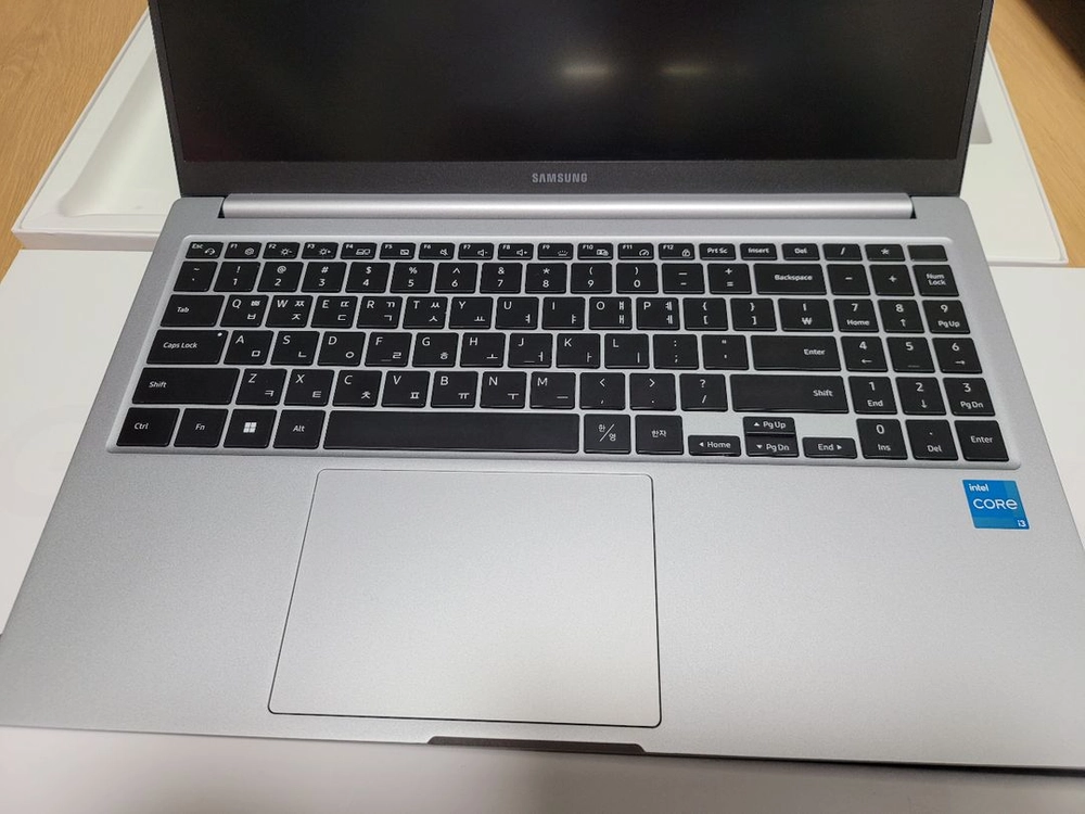 삼성 갤럭시북4 15.6인치 노트북 판매합니다 (16GB / 256GB SSD) 이미지