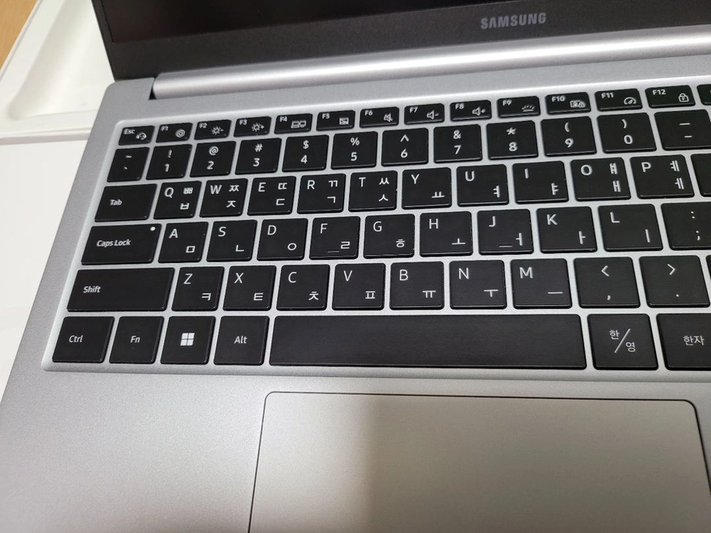 삼성 갤럭시북4 15.6인치 노트북 판매합니다 (16GB / 256GB SSD) 이미지