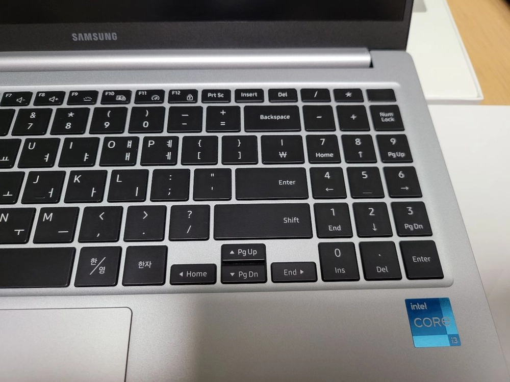삼성 갤럭시북4 15.6인치 노트북 판매합니다 (16GB / 256GB SSD) 이미지