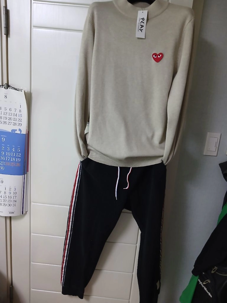꼼 데 가 르 숑. 플 레 이 하 트니트 스웨터 이미지