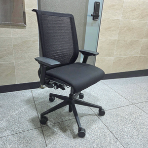 스틸케이스 씽크 의자 steelcae think chair 시디즈보다 좋음 이미지