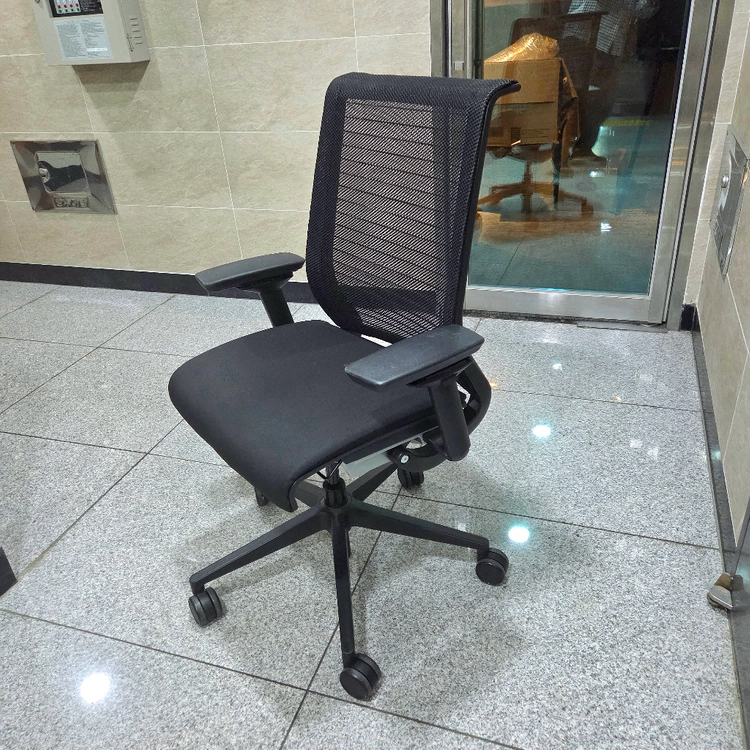 스틸케이스 씽크 의자 steelcae think chair 시디즈보다 좋음 이미지