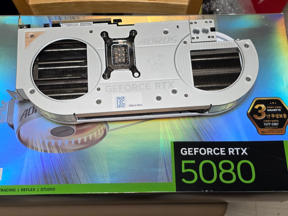 기가바이트 rtx 5080 인피니티 우드 팝니다 이미지