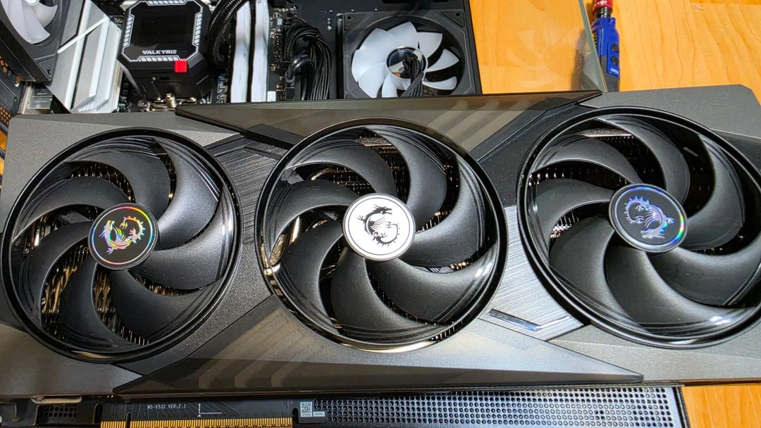 라이젠7 7800x3d rtx5070 컴퓨터 본체 이미지