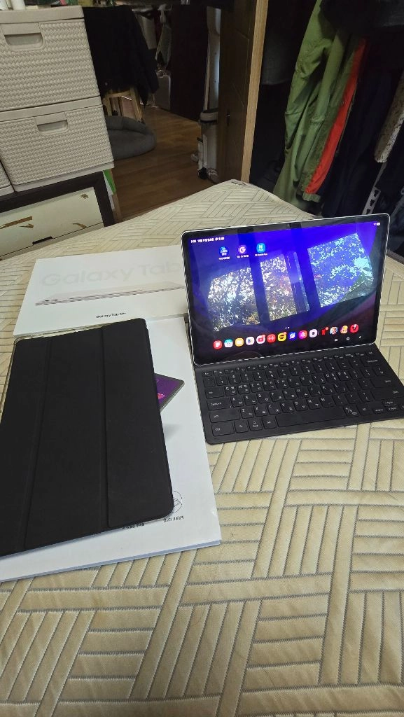 갤럭시 탭9+ 256gb wifi 실버 박스풀셋+정품북커버키보드 이미지