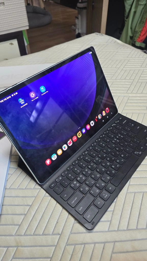 갤럭시 탭9+ 256gb wifi 실버 박스풀셋+정품북커버키보드 이미지