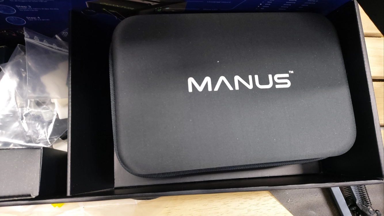 MANUS QUANTUM 양손 장갑 판매합니다 (정상 작동 확인) 이미지