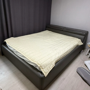 퀸 침대프레임 매트리스 세트 이미지