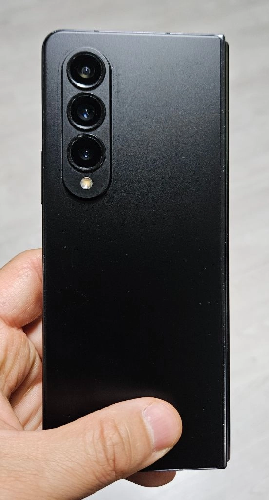 갤럭시 Z폴드4 블랙 256GB 부품용 싸게 팝니다. 이미지