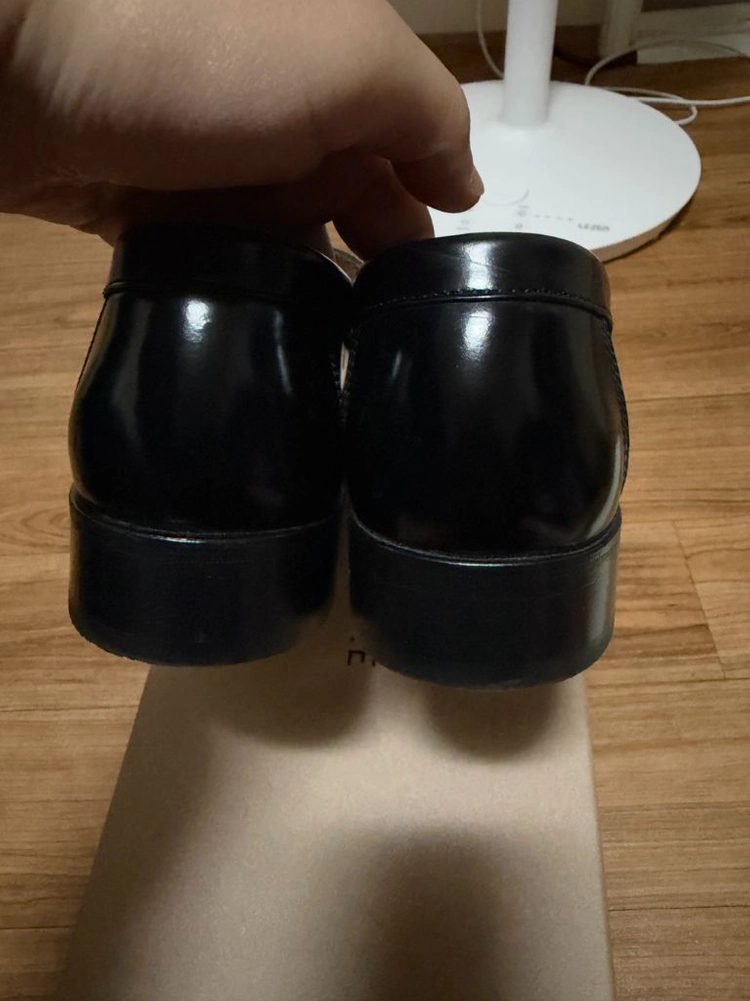 르메르 스퀘어토 로퍼 이미지