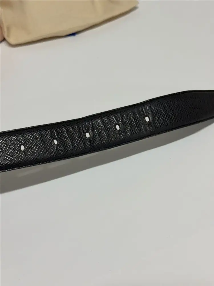 루이비통 가죽벨트 타이가 은장버클 이미지