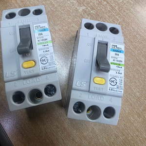 LS 누전차단기 20A 30A , ABS 33C 30A ,ABS104c 75A 이미지