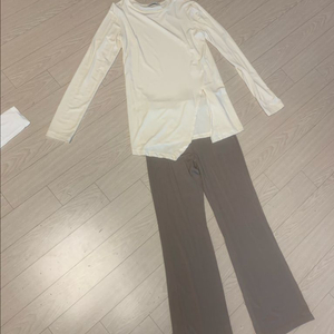 새상품:) 아스띠에 티셔츠 아이보리 크림 블랙 콘치웨어 유메르 시에 츄네집 이미지