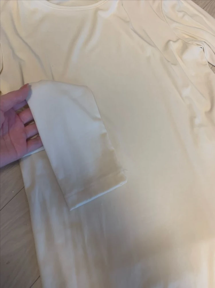새상품:) 아스띠에 티셔츠 아이보리 크림 블랙 콘치웨어 유메르 시에 츄네집 이미지