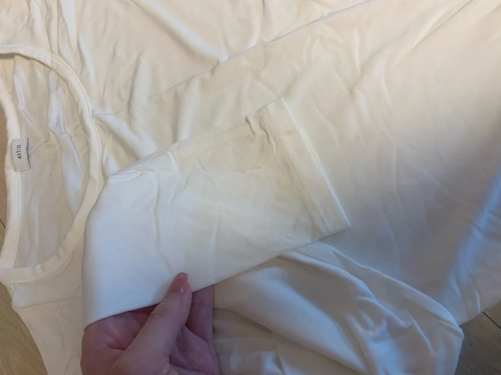 새상품:) 아스띠에 티셔츠 아이보리 크림 블랙 콘치웨어 유메르 시에 츄네집 이미지