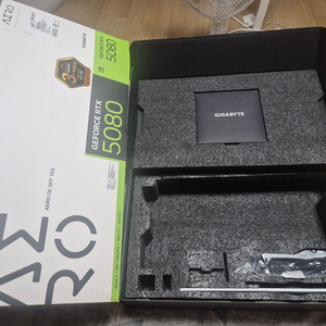 rtx 5080 aero 빈 박스팝니다 젠더받침대포함 이미지