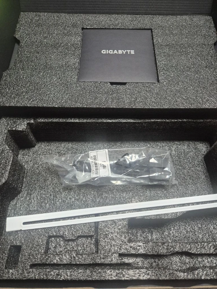 rtx 5080 aero 빈 박스팝니다 젠더받침대포함 이미지