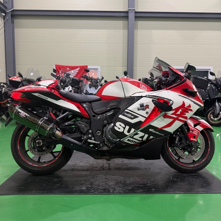 스즈키 gsx-1300r 하야부사 22년식 요시무라 구변o 2채널 블박셋팅 바이크 판매합니다 이미지