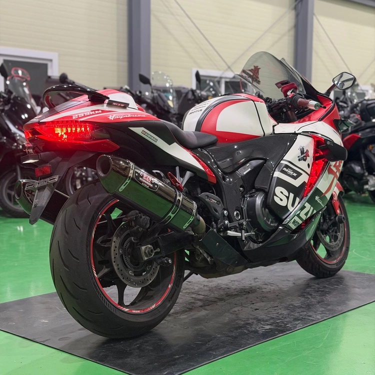 스즈키 gsx-1300r 하야부사 22년식 요시무라 구변o 2채널 블박셋팅 바이크 판매합니다 이미지