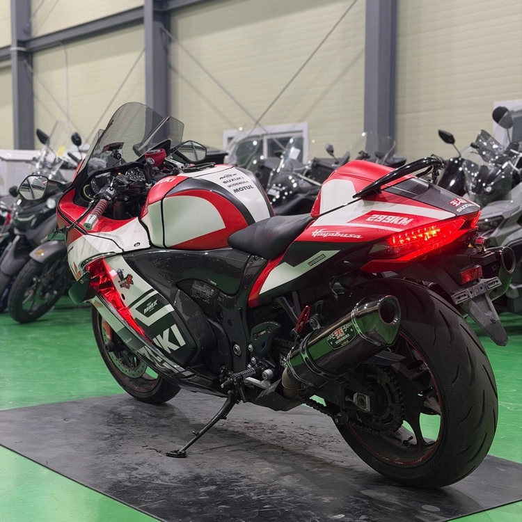스즈키 gsx-1300r 하야부사 22년식 요시무라 구변o 2채널 블박셋팅 바이크 판매합니다 이미지