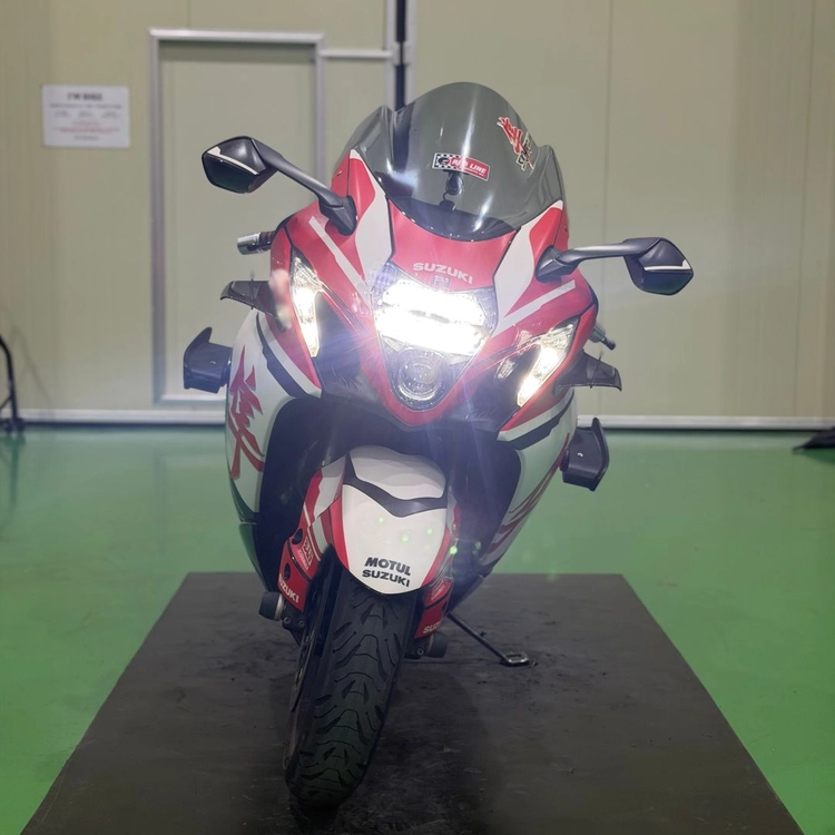 스즈키 gsx-1300r 하야부사 22년식 요시무라 구변o 2채널 블박셋팅 바이크 판매합니다 이미지