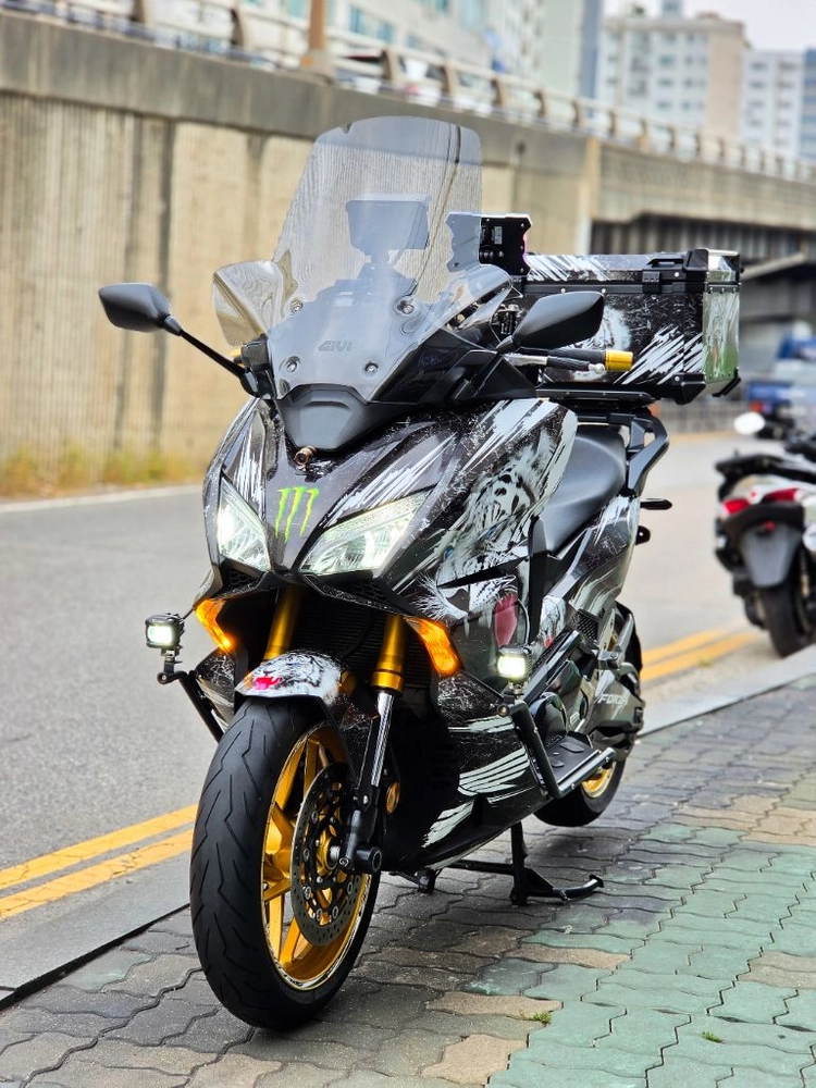 포르자750 혼다 2024년식 18811km 오토바이 판매합니다 이미지