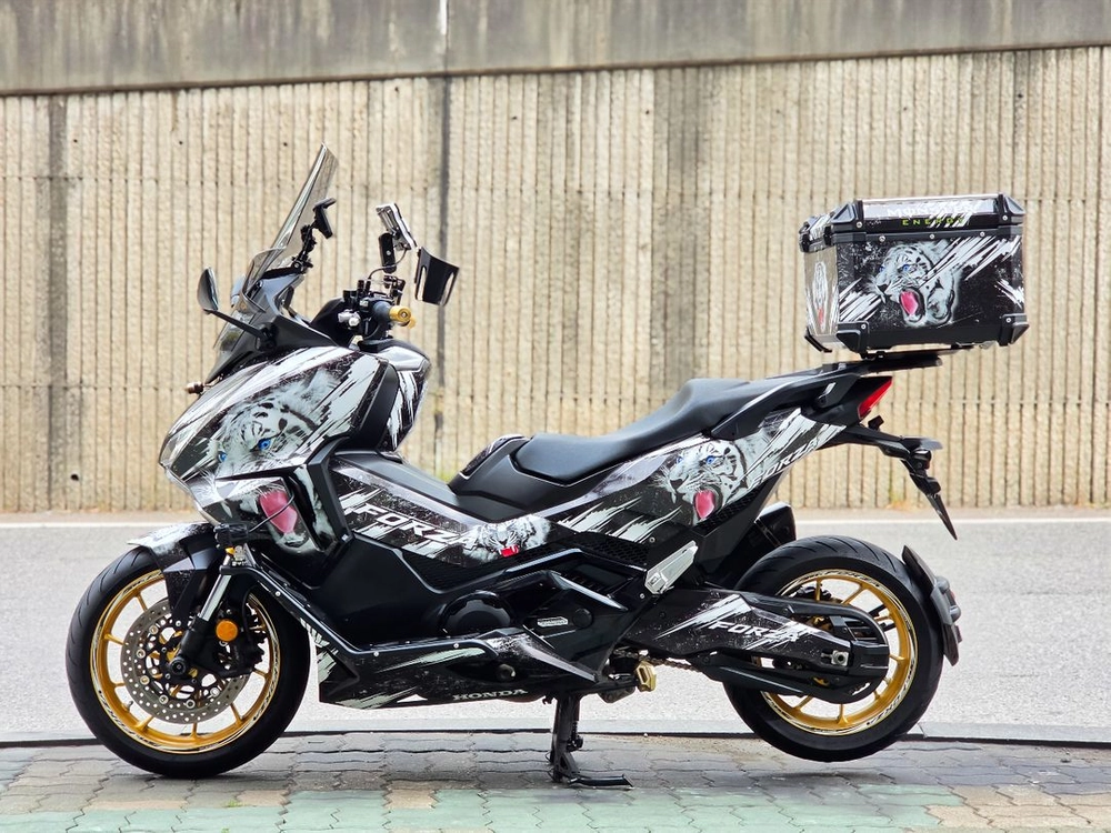 포르자750 혼다 2024년식 18811km 오토바이 판매합니다 이미지