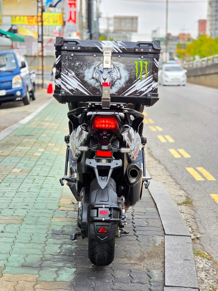 포르자750 혼다 2024년식 18811km 오토바이 판매합니다 이미지