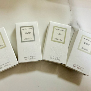 반클리프아펠 떼 아마라, 네롤리 아마라, 상탈 블랑, 프레셔스 오우드 이미지