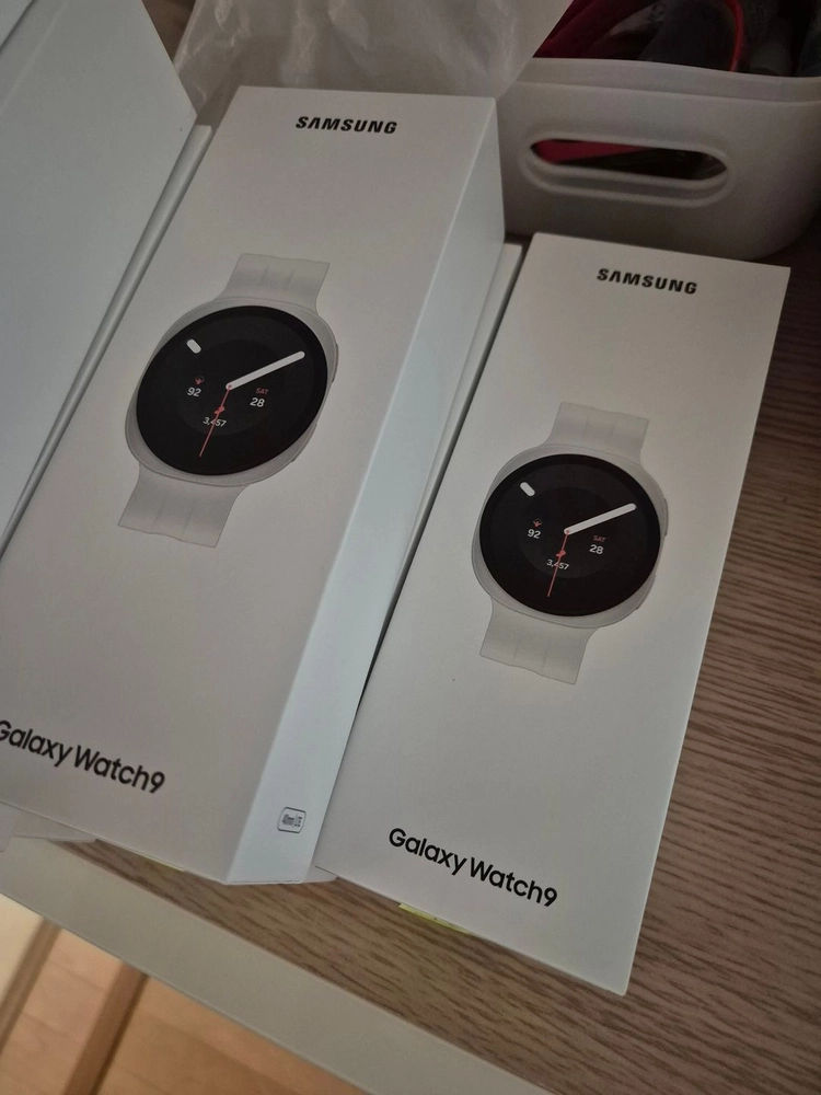 갤럭시 워치9 40mm 크림 미개봉 새상품 이미지