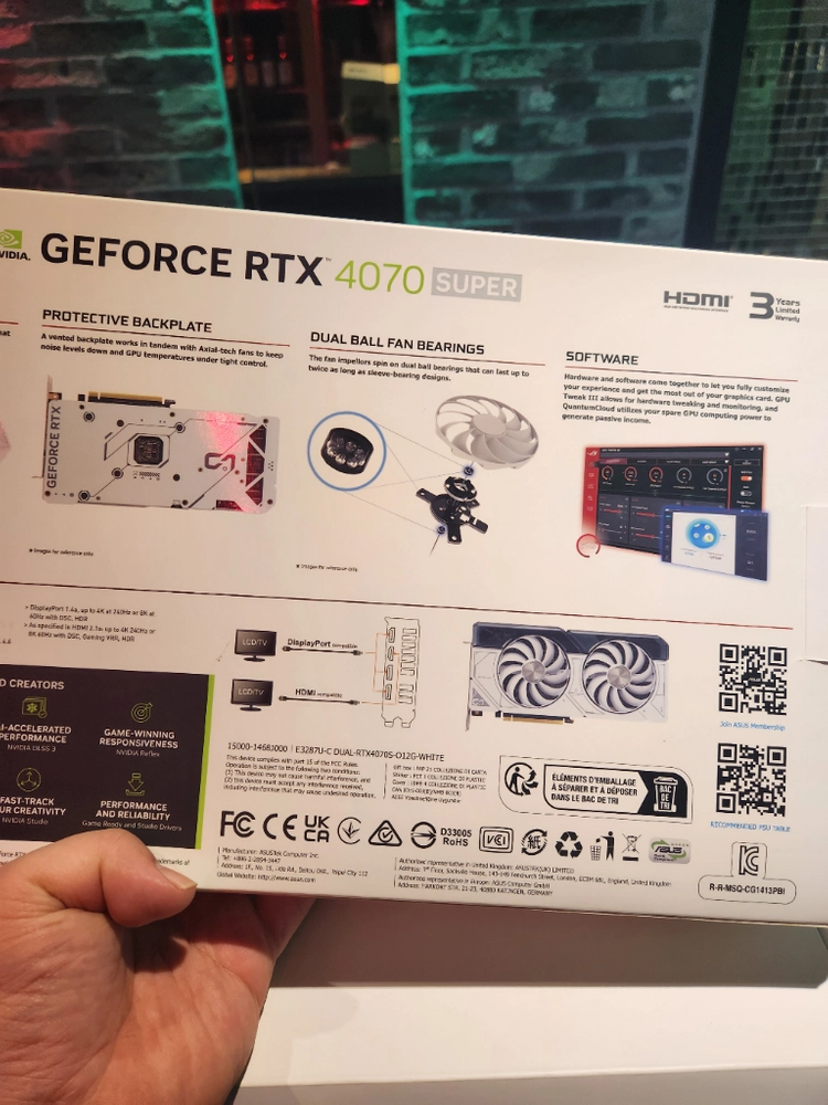 지포스 RTX 4070 SUPER 그래픽카드 (화이트) 이미지