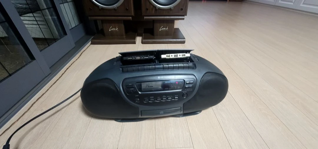 라디오카세트 이미지