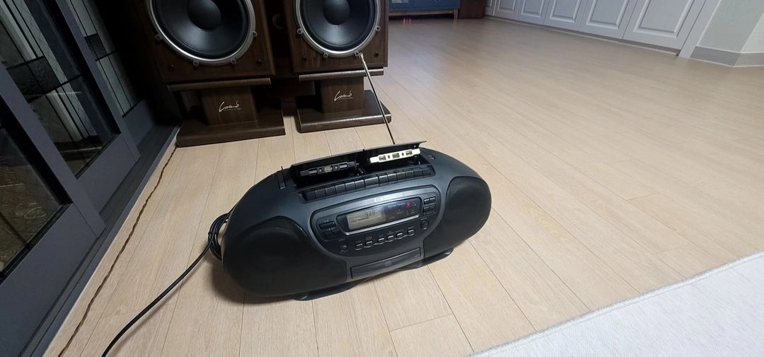 라디오카세트 이미지
