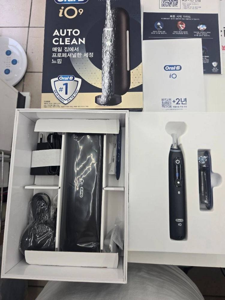 오랄비 전동칫솔 세트 이미지