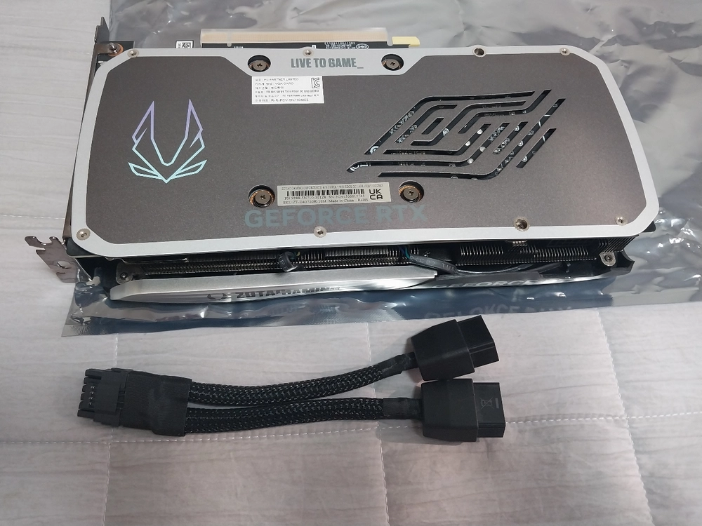조텍 ZOTAC RTX 4070 SUPER TWIN EDGE OC 12GB 본체 탈거 미사용 제품 신품급 이미지